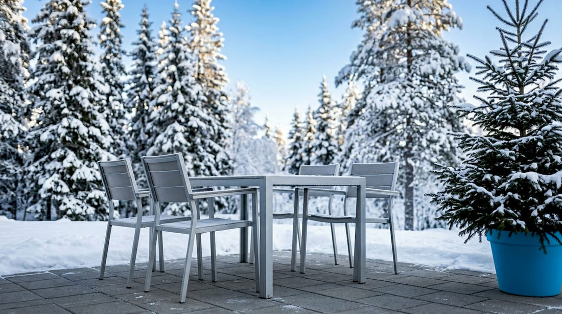 Utemöbler i aluminium för restaurangens norra uteplats