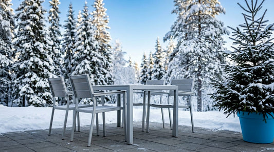 Utemöbler i aluminium för restaurangens norra uteplats