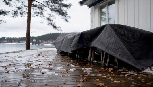 Smart vinterförvaring av utemöbler på altanen – låt möblerna stå luftigt och skyddat