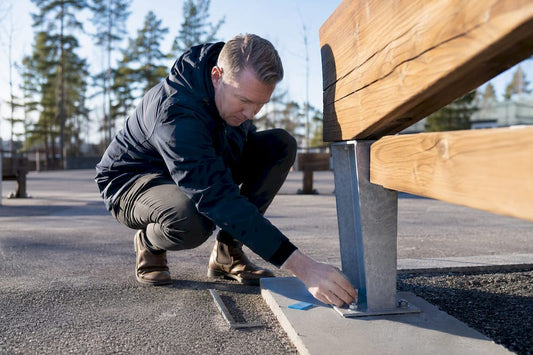 Fästdetalj för robust bänkbord
